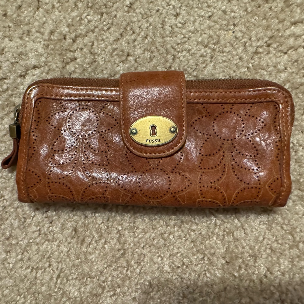 Real leather FOSSIL wallet